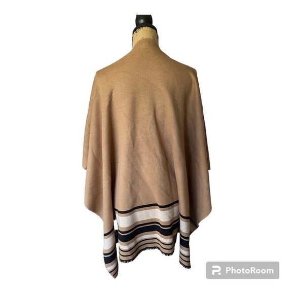 Monrow Poncho - Picture 2 of 5